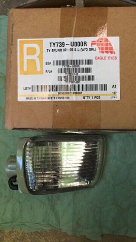 2003-2005 Toyota 4Runner left park/signal light lamp NEW TO2531145 - Swan Auto