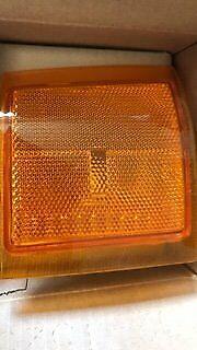 1994-1998 Chevy Truck left lower side marker light lamp GM2550144 **New** - Swan Auto